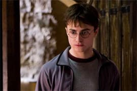 <b><i>Harry Potter And The Deathly Hallows</i></b> 一分為二