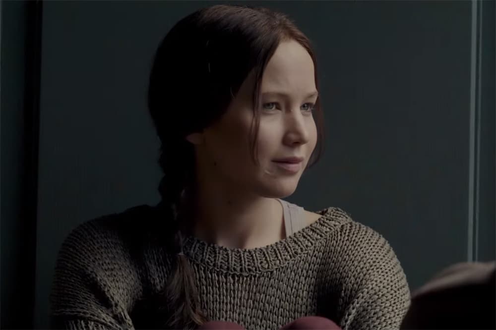 War In Panem In First Trailer Of <strong><em>The Hunger Games: Mockingjay - Part 2</em></strong>