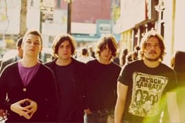 Arctic Monkeys 帶來回歸作 <b><i>Humbug</i></b>