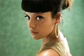 Lily Allen 放新歌上網