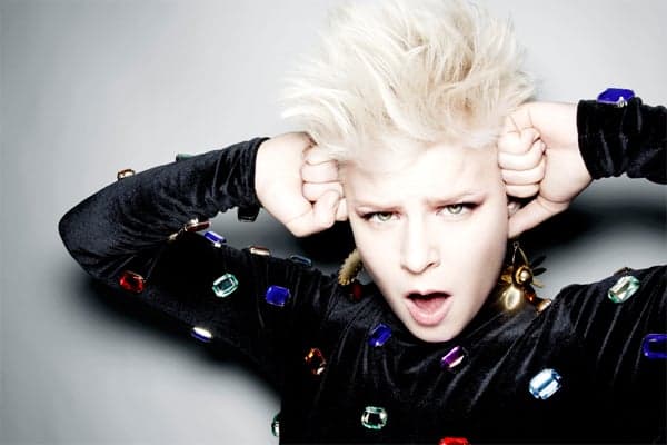 Robyn 今年推出3張大碟