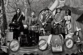 The Raconteurs 一星期後推出新大碟